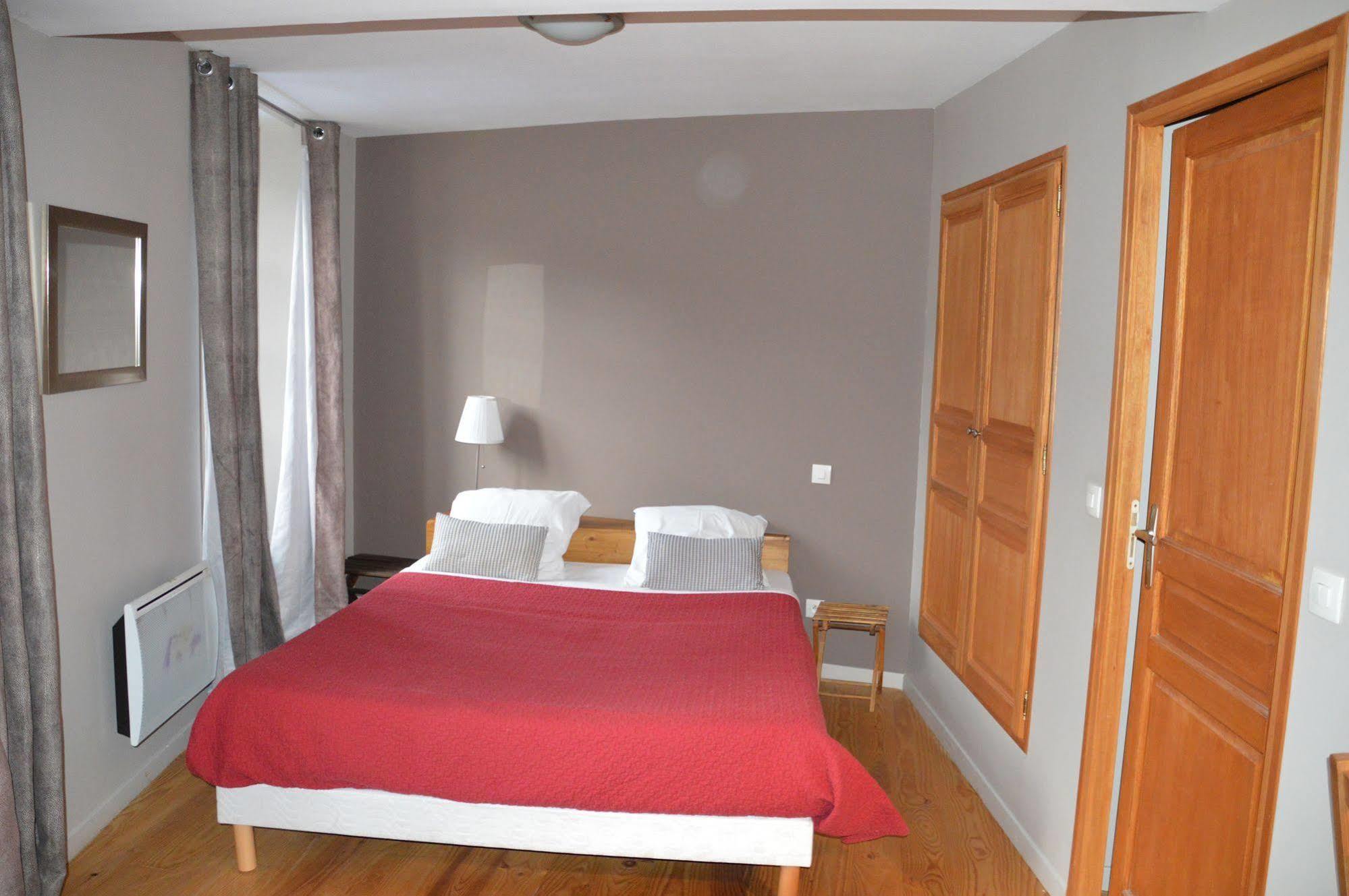 Maison Maxil Hotel Massat ภายนอก รูปภาพ